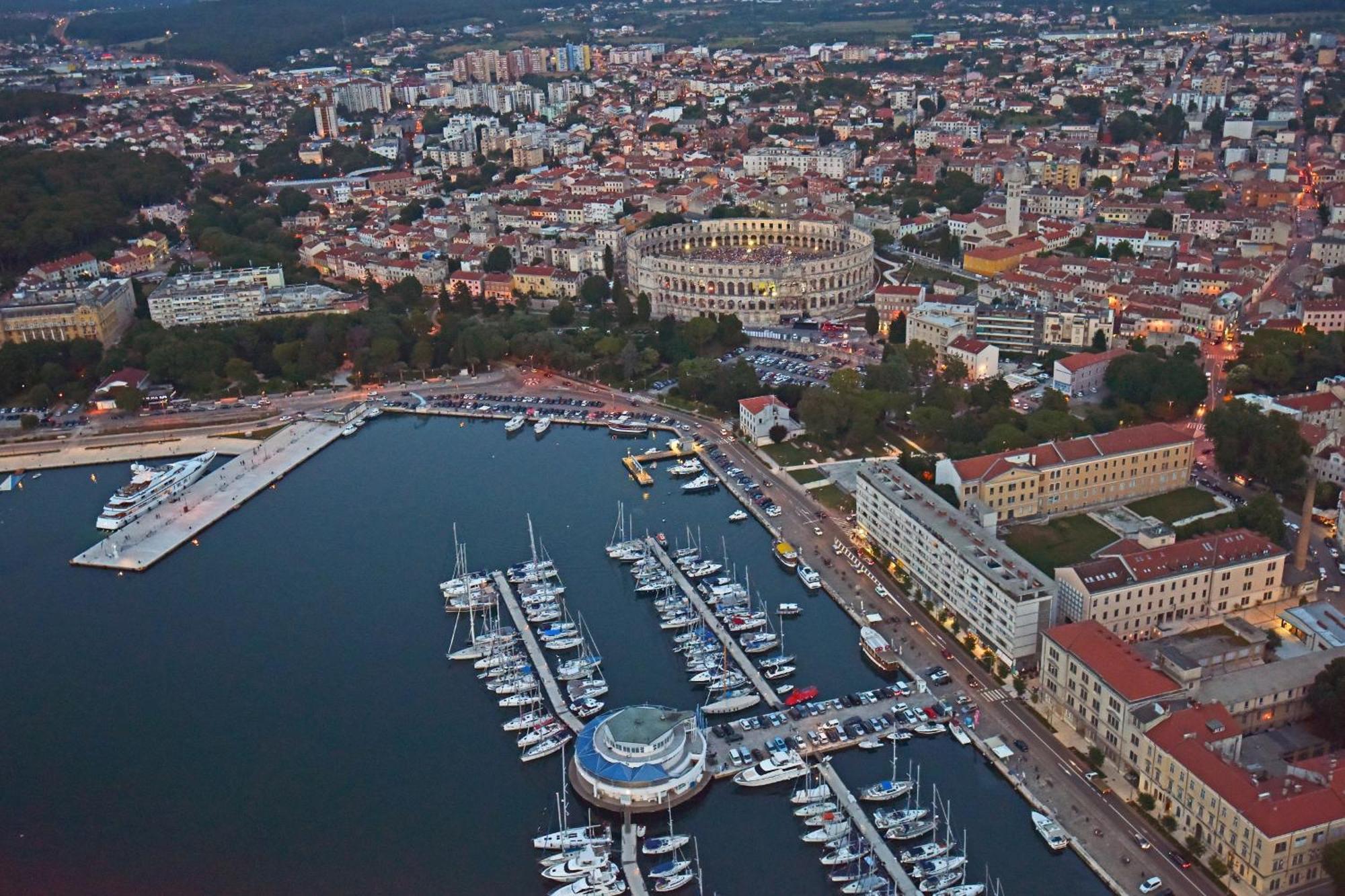 Kaiserwald Pula Exteriör bild